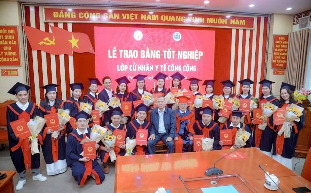 Lễ trao bằng tốt nghiệp lớp y tế công cộng – khẳng định chất lượng đào tạo & giá trị nghề nghiệp