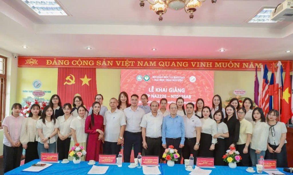 LỄ KHAI GIẢNG CHƯƠNG TRÌNH VĂN BẰNG 2 TIẾNG ANH VÀ TIẾNG TRUNG QUỐC